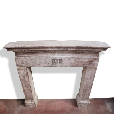 Camino antico in pietra cm.147x140h. 