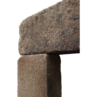 Antico camino in pietra, cm 102x94 h.  