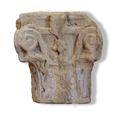 Antica coppia di capitelli in pietra 