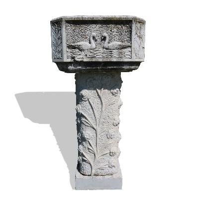 Antica fontana in marmo 