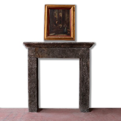 Camino antico in pietra, cm 122,5x129 h. 