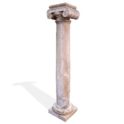 Quattro colonne in pietra. 