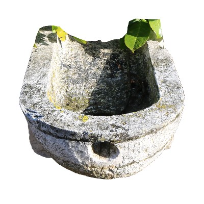 Antico buttacqua in pietra 