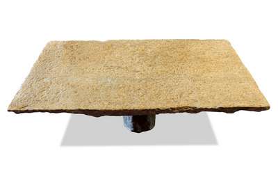 Importante Tavolo antico in pietra. Epoca Romanica. 