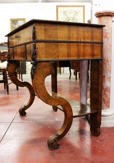 Consolle antica in legno. 