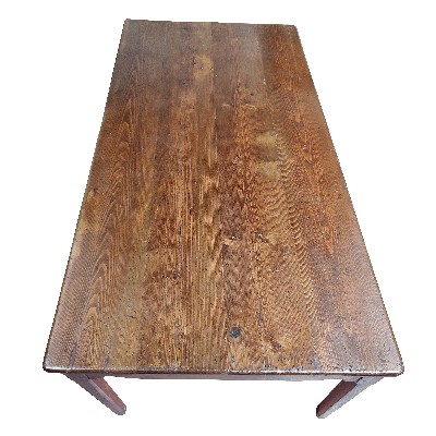 Antico tavolo in legno. 