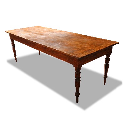Antico tavolo in legno. 